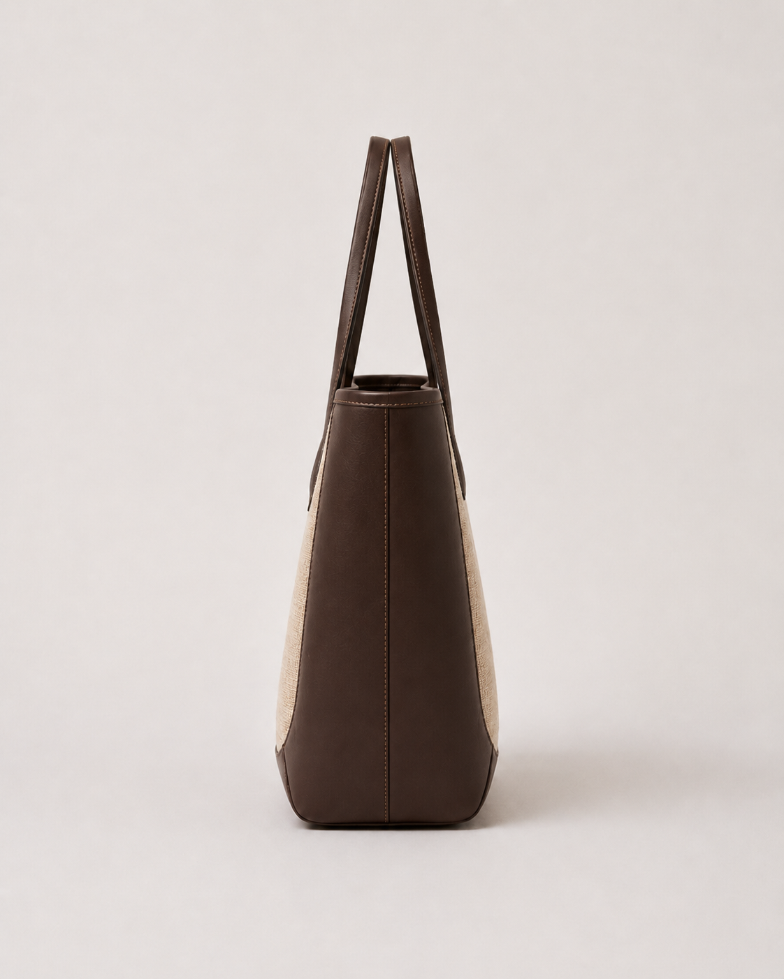 Lino de canva beige y piel chocolate, vista tres cuartos#Color_Chocolate/Beige