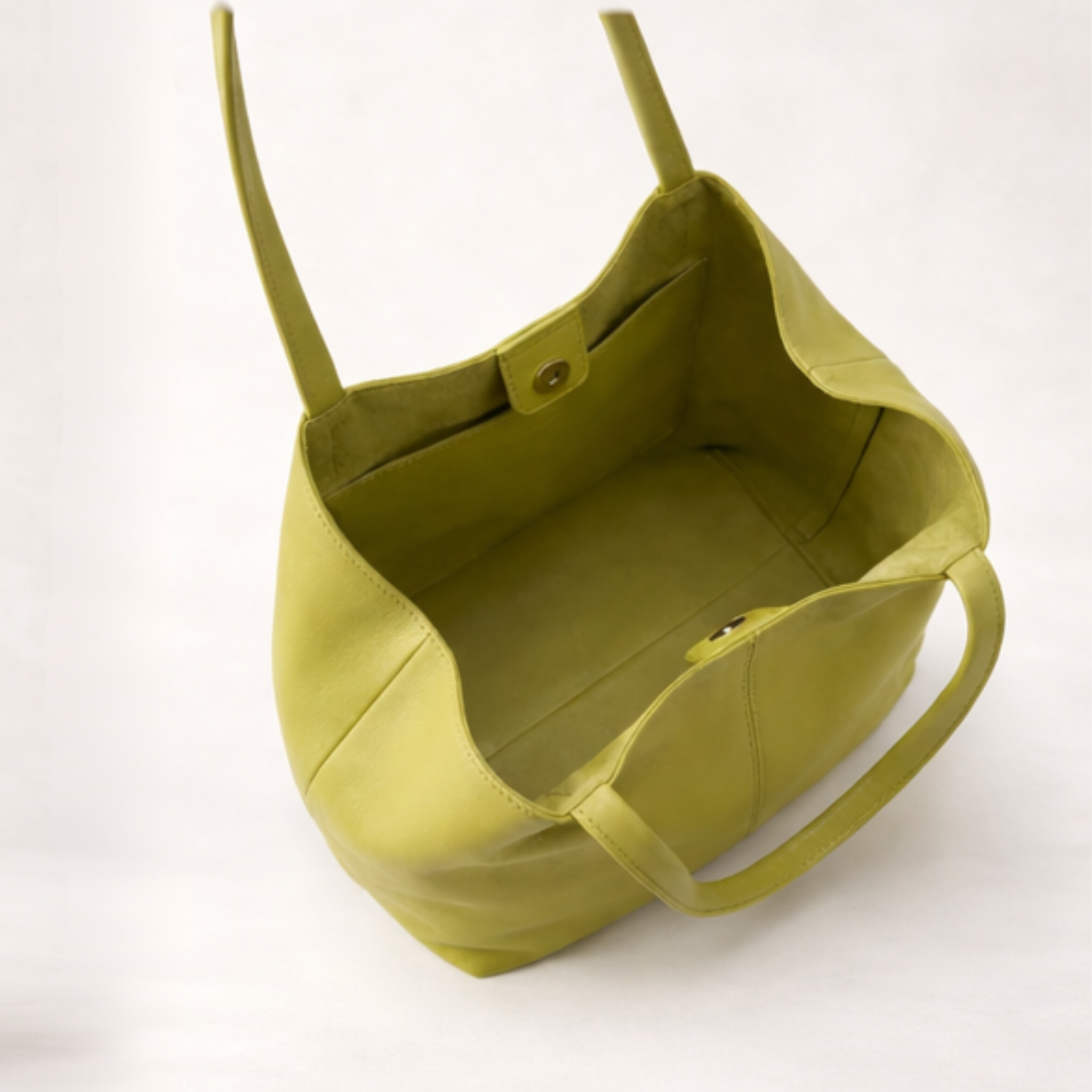 Interior del shopper CHAGOM verde lima